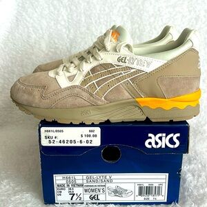 Women ASICS gel lyte V size 7.5 color Sand/Tan